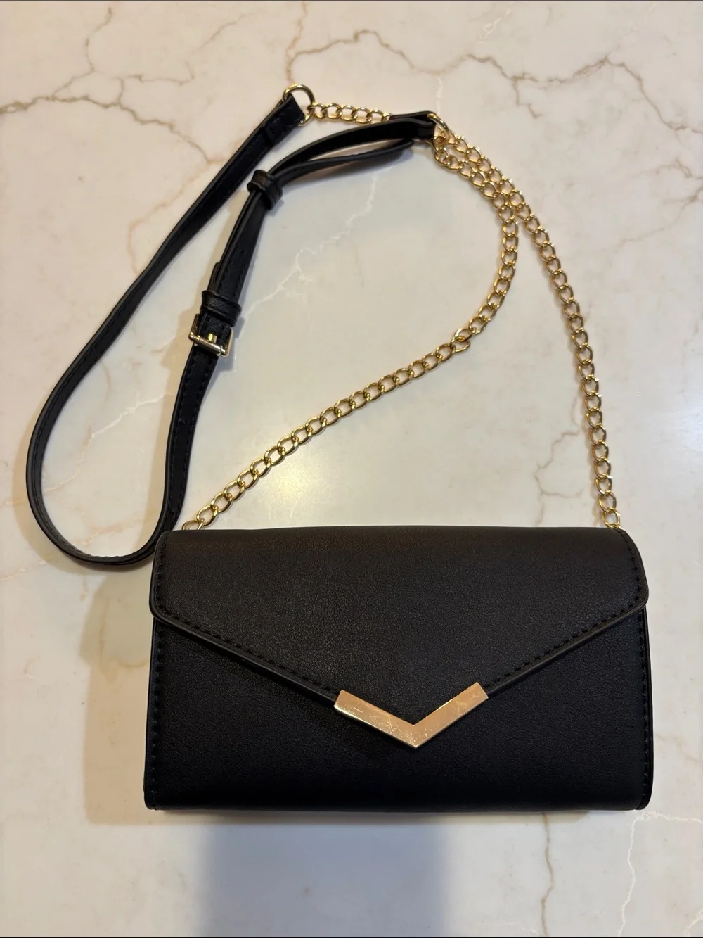 Urban Expressions Hester Crossbody Bag Gold and Faux Leather Chain NWOT